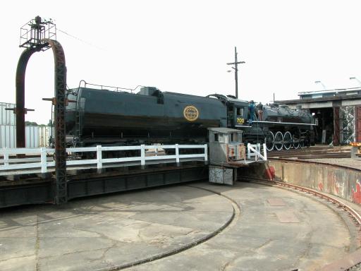700 between turntable and roundhouse