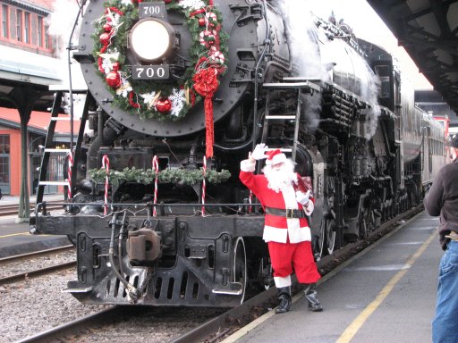 Santa at Union Station in front of 700